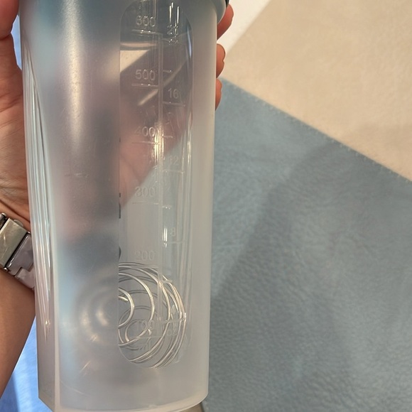 Blender Bottle with Shaker - Picture 2 of 3